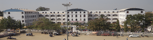 Institute_of_Banking_&_Finance